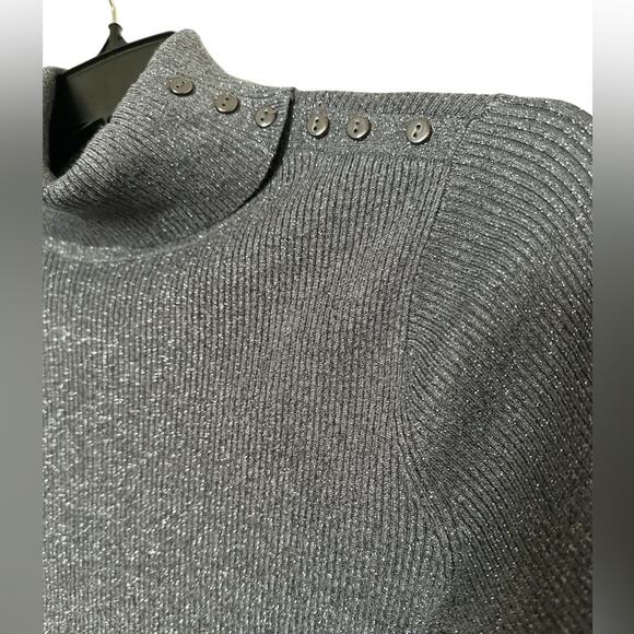 NEW YORK AND COMPANY 7TH AVENUE DESIGN STUDIO LIGHT GREY TURTLENECK SWEATER Sz S - Picture 2 of 7